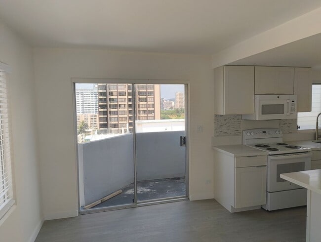 Photo - 2bd 2ba in Waikiki – Available Now!