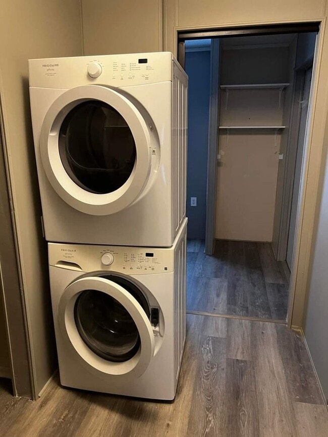102 6th St Unit B