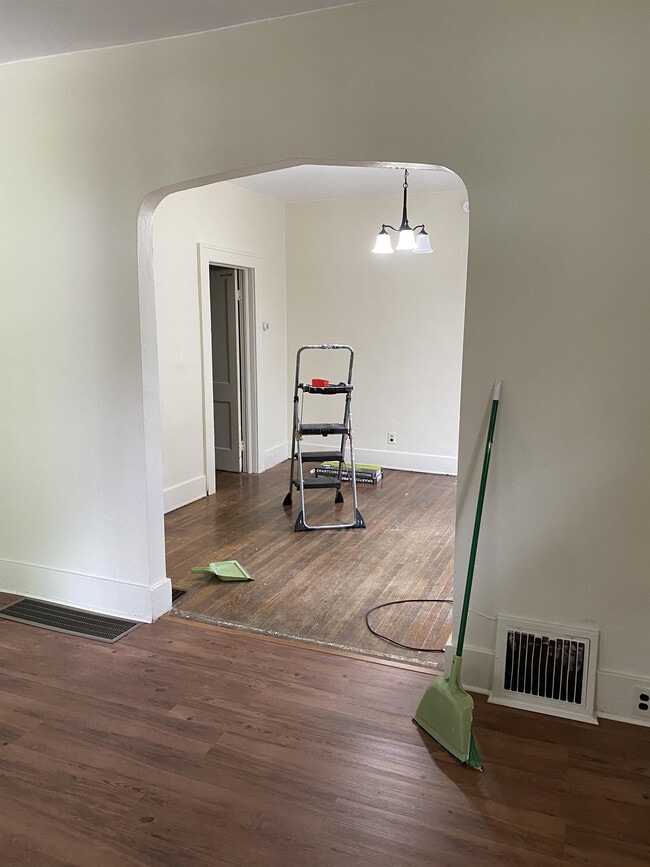 Photo - 504 S Forest Ave