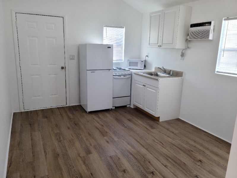 Photo - 409 lady St