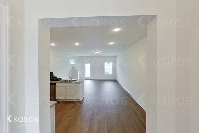 Photo - 145 Dudley Wy