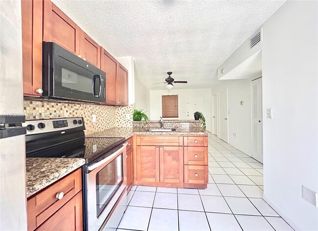 Photo - 2575 SW 27th Ave Unit 509
