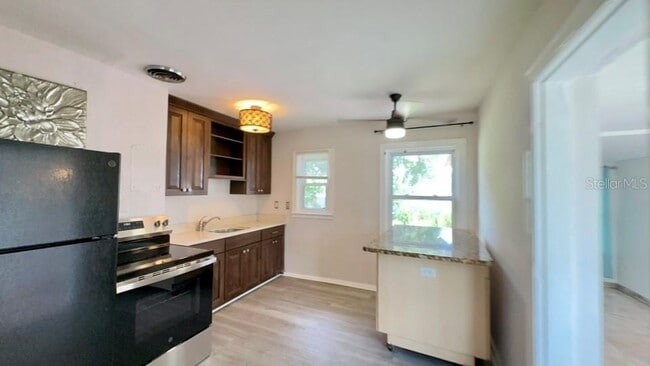 Photo - 332 Buena Vista Dr S House