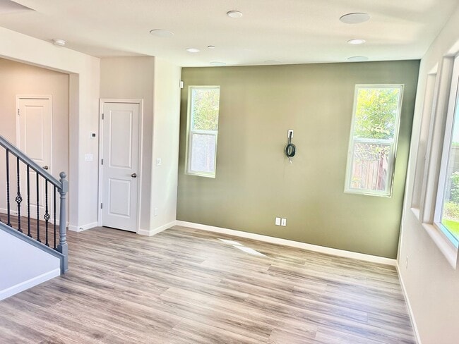 Photo - 803 Wishon Ave W