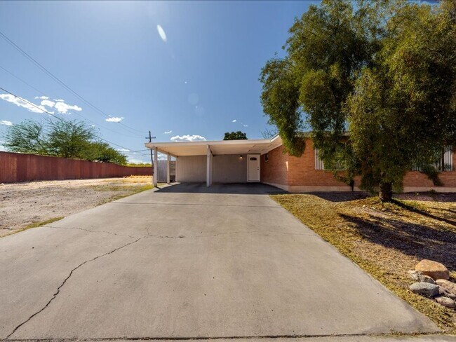 4 Bedroom 2 Bathroom - 4 Bedroom 2 Bathroom House