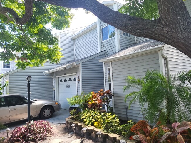 Photo - 149 Northshore Cir