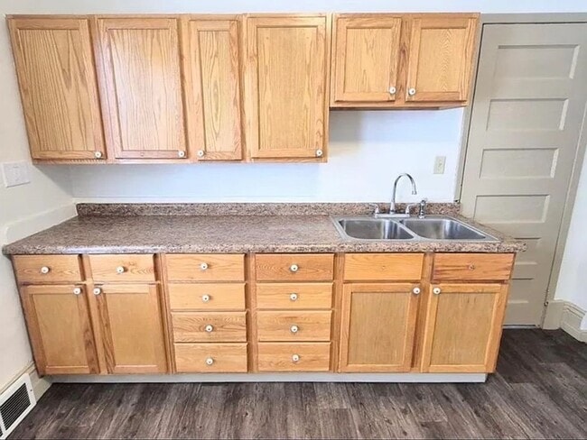 Photo - Beautiful 4-Bedroom Unit in St. Paul - Available Now! Unit 1