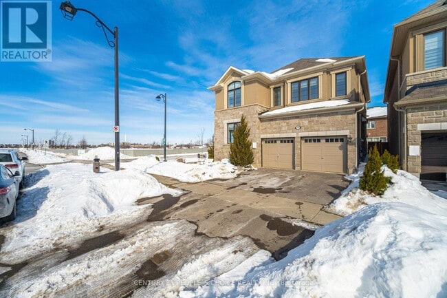 Photo - 744 Kennedy Cir W