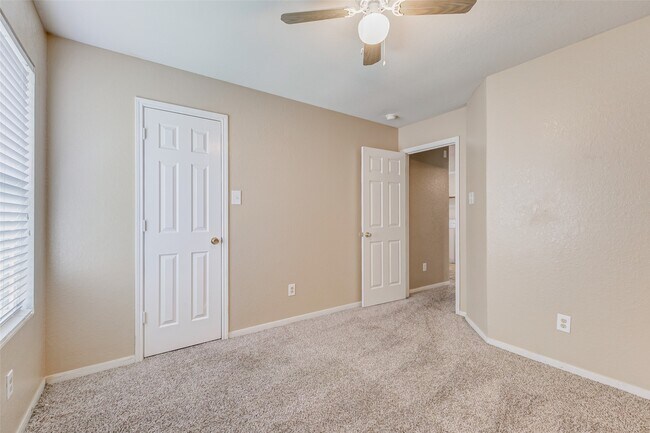 Building Photo - 3030 Madison Elm St Rental