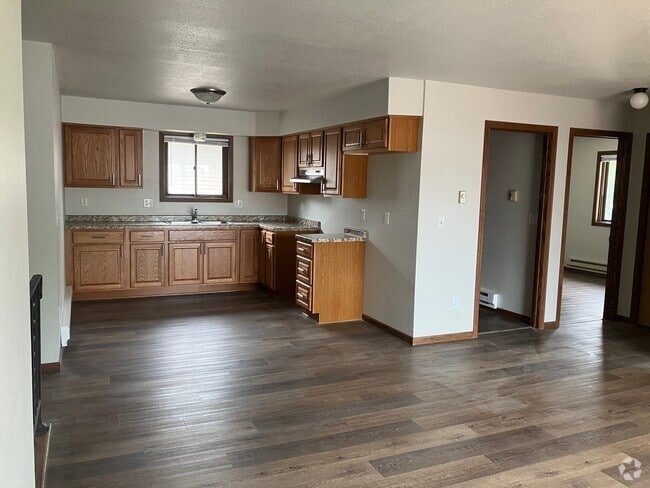 Building Photo - 1035 Green Bay St Rental