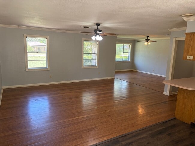 Photo - 5957 Yarbrough Rd