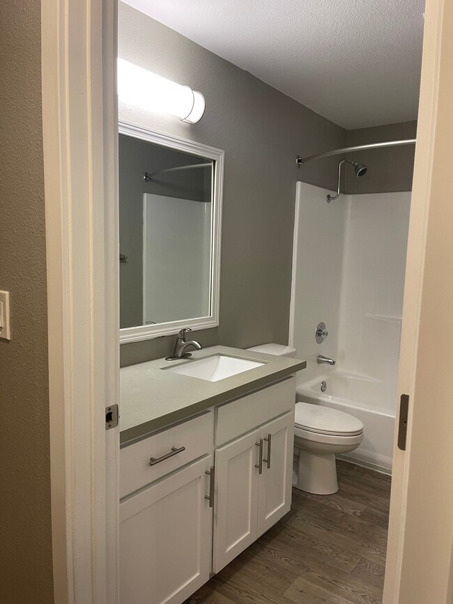 Photo - Oak Hill Apartments