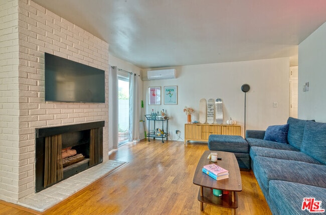 Building Photo - 1524 Berkeley St Rental