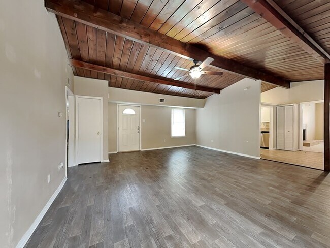 Photo - 729 Sherbrook Dr