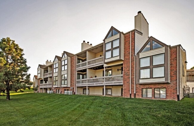 Photo - The Ellis Point!  Spacious and updated apa... Unit 6410-104