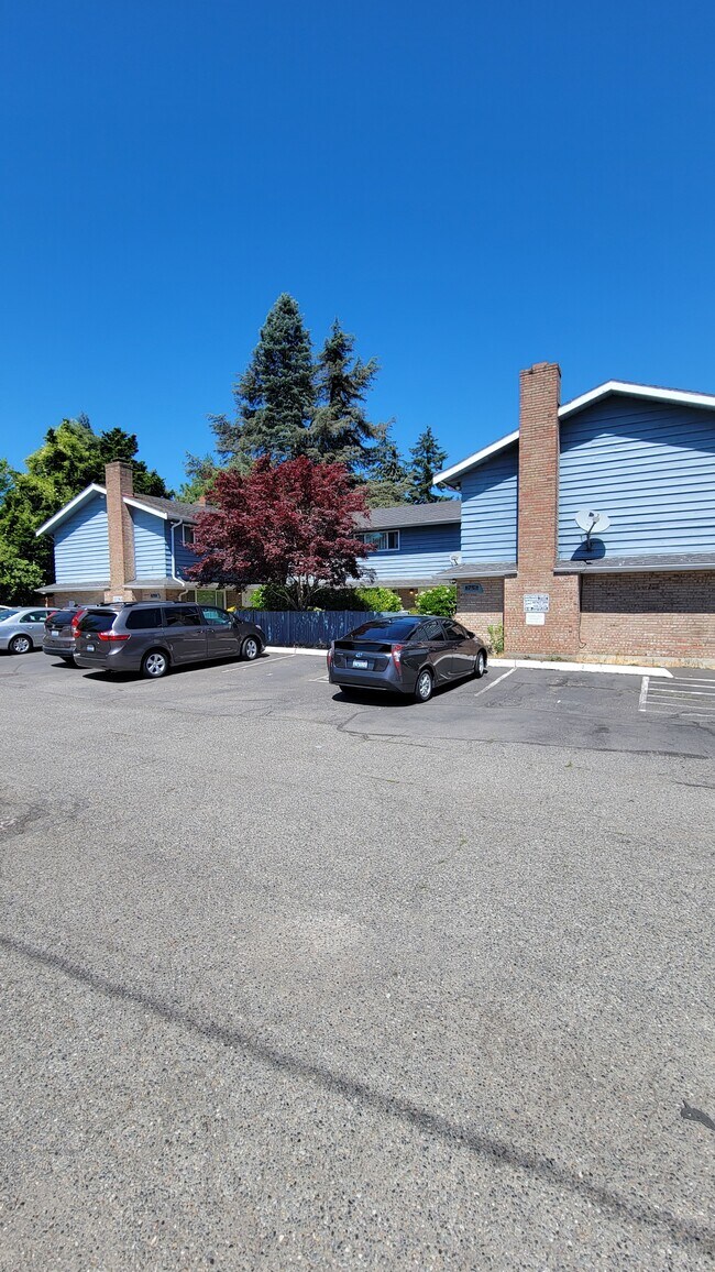 Photo - 2312 N 134th St Unit 7