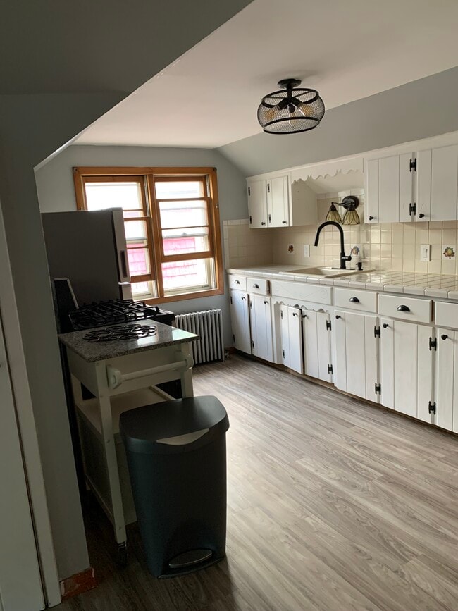 Photo - 1997 Hertel Ave Unit 1 bd upper