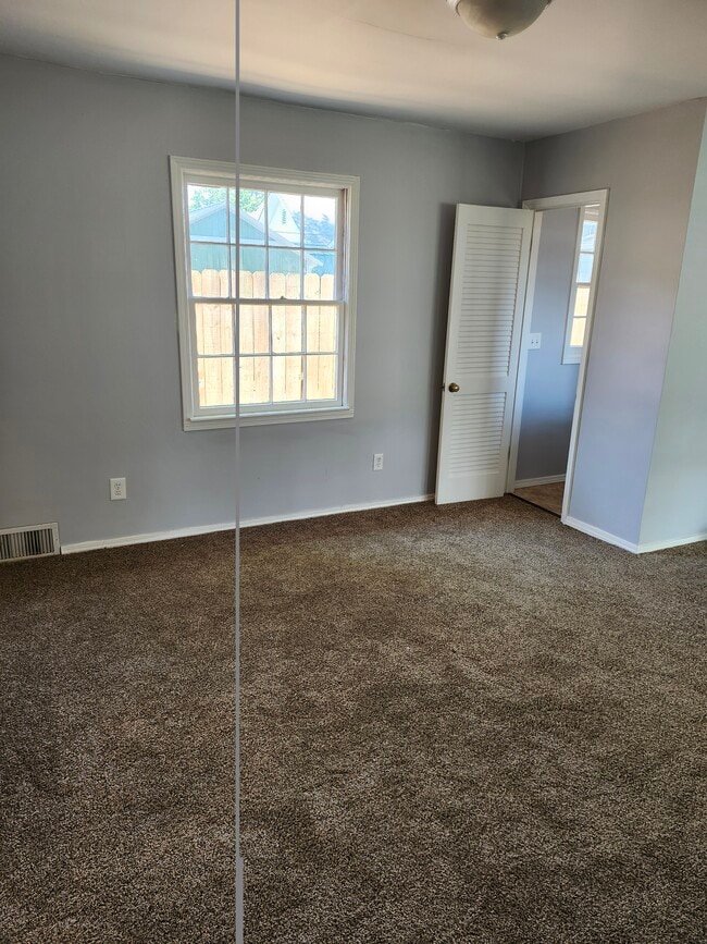 Photo - 2366 Deming St