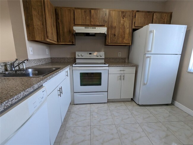 Photo - 8540 N Sherman Cir Unit 307