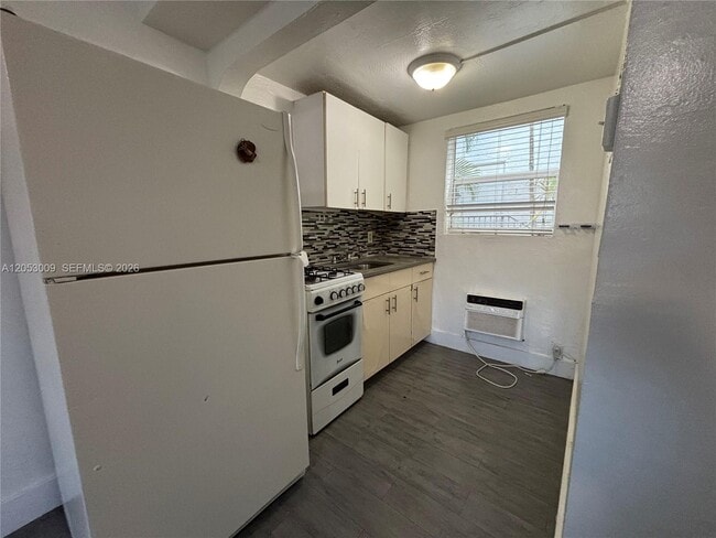 Photo - 1843 Dewey St Unit 121