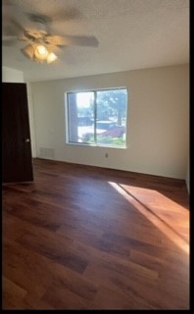 1200 S Riordan Ranch St