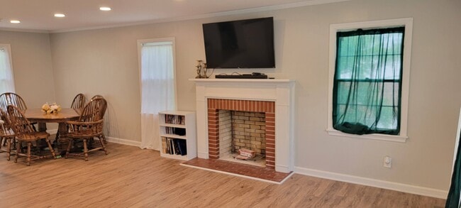 Photo - 129 Gracey Hts