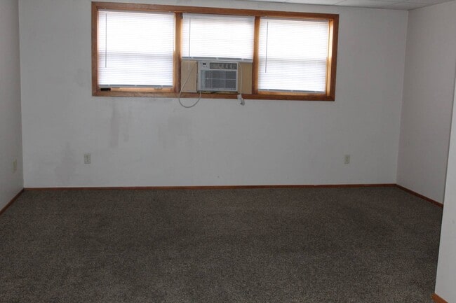 Photo - 1320 Maple Dr