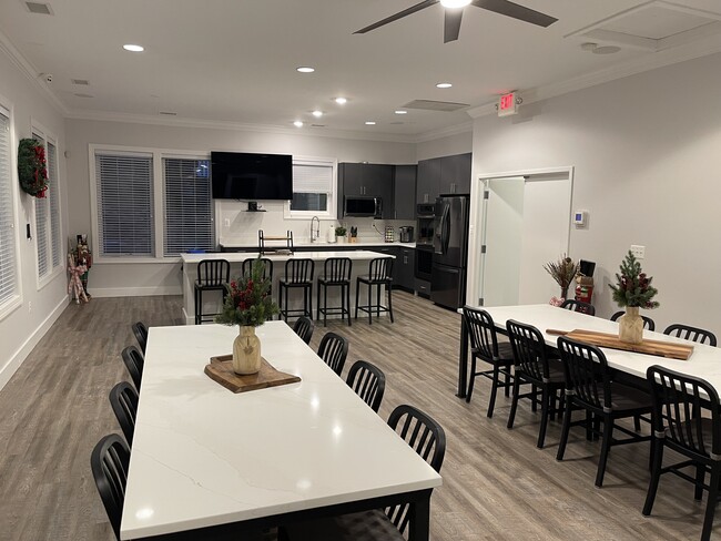 Photo - Randolph Square Apartments