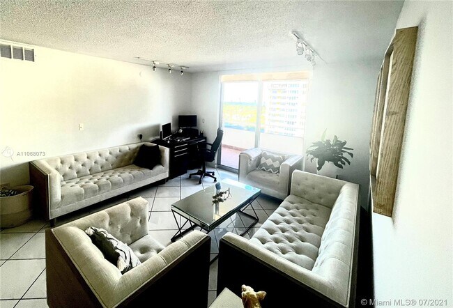 Photo - 5555 Collins Ave Unit 12Y