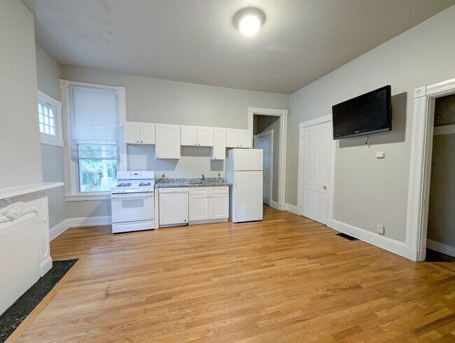 Photo - 32 Conklin St Unit 1