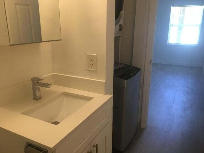 Photo - 407 S Lakeside Dr Unit A