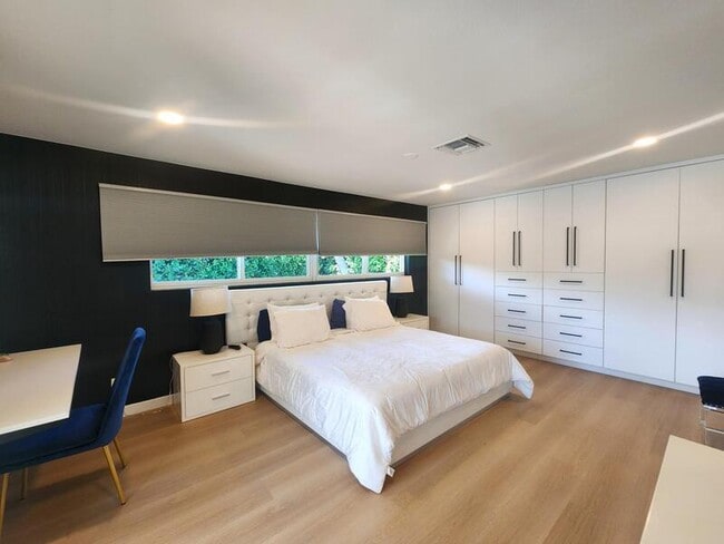 Photo - 3481 NE 31st Ave