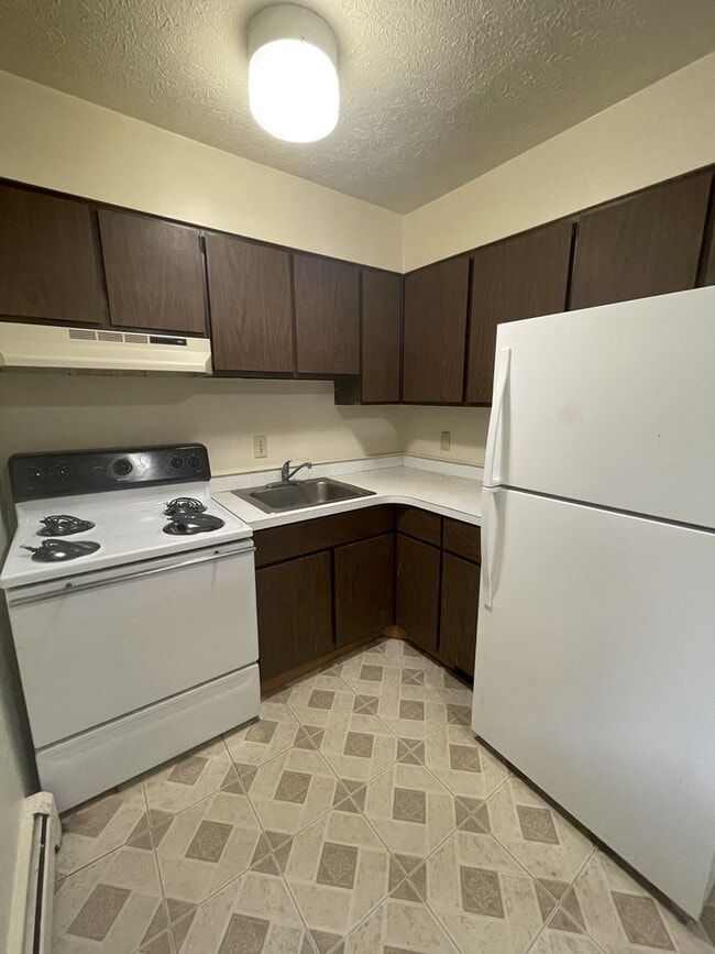 Photo - 526 Linden St