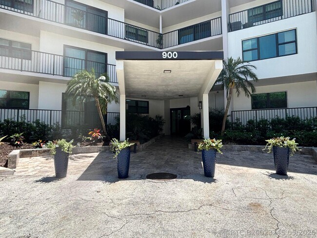 Photo - 900 River Reach Dr Unit 521