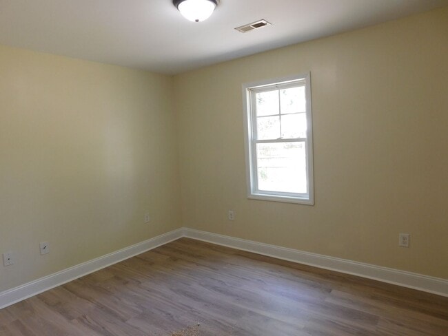 Photo - 308 Daniels St