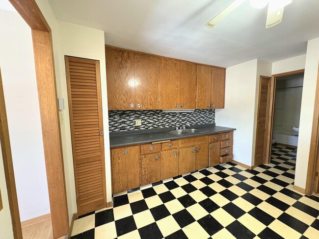 Photo - 358 Milford Rd Unité 2