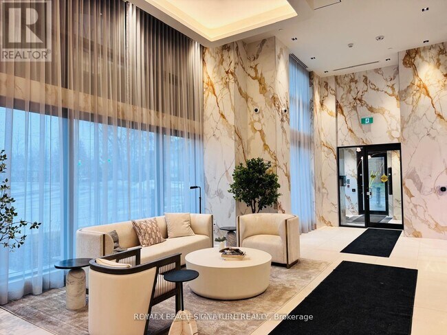 Photo - 2088 James St Unit 911