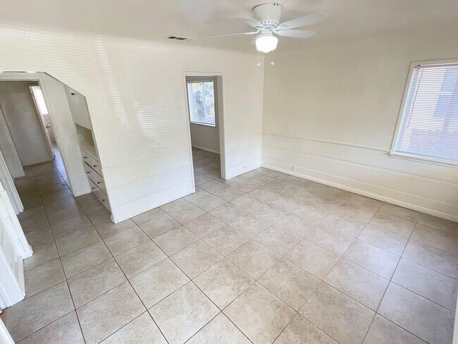 Photo - 5769 Eugene St