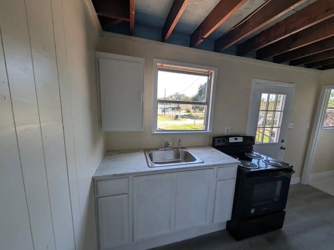 Photo - 2600 Shanks Rd