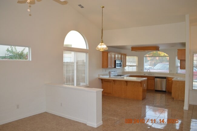 Photo - 1277 Bourang Way