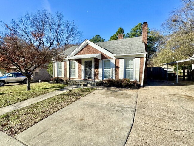 Photo - 135 S Greer St