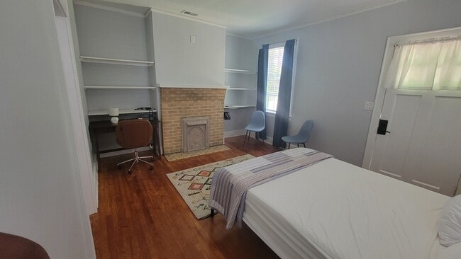 Photo - 2312 Marion St