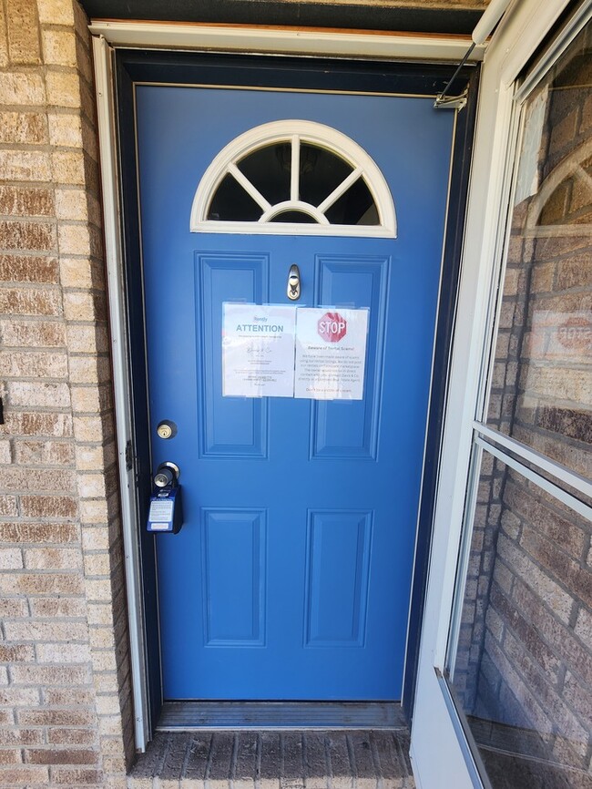 Photo - 3 bed 2 bath home, 1 car garage