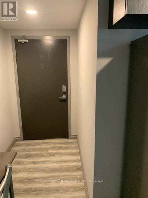 Photo - 275F Larch St Unité 216