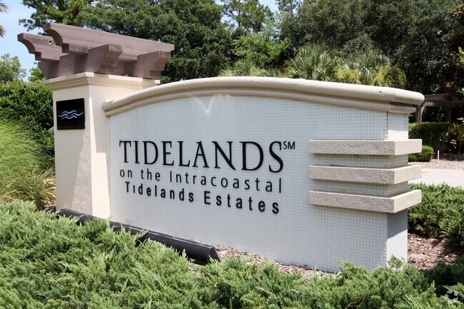 Building Photo - FURNISHED 2/2 condo in The Tidelands!