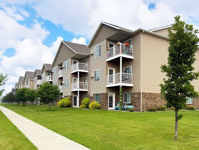 Building Photo - Maple Creek Apartments