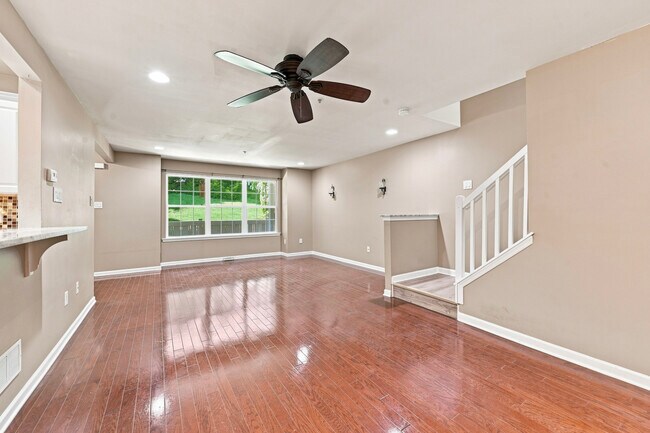 Photo - 278 Flagstone Rd