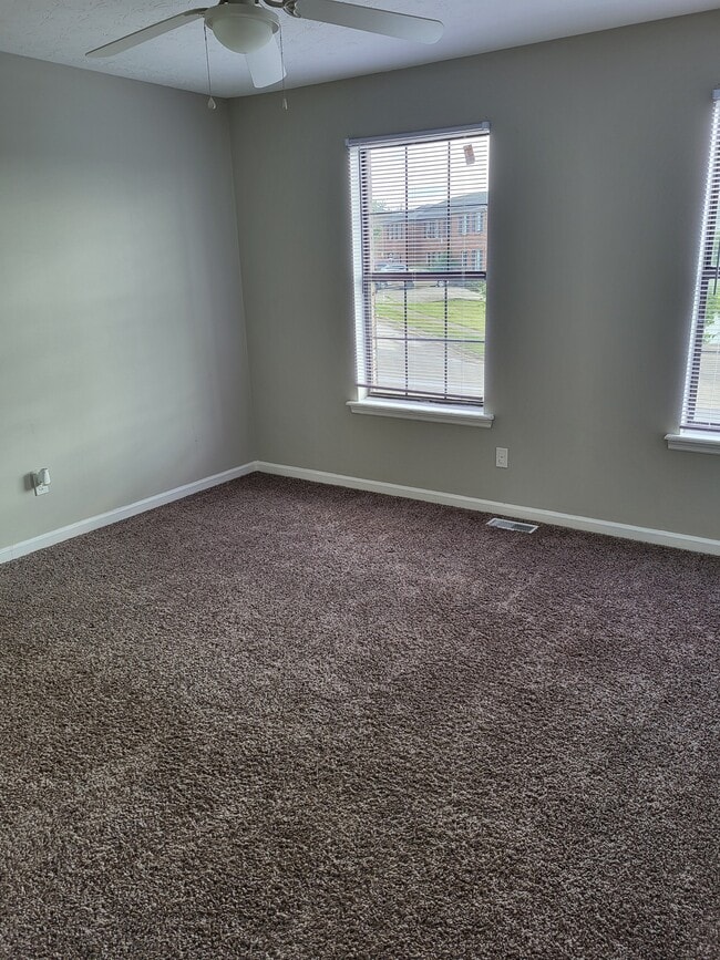 Photo - 194 S Killarney Ln