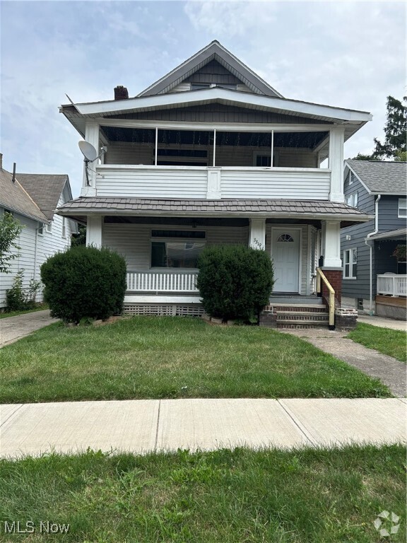 Building Photo - 3319 W 111th St Unit down Rental