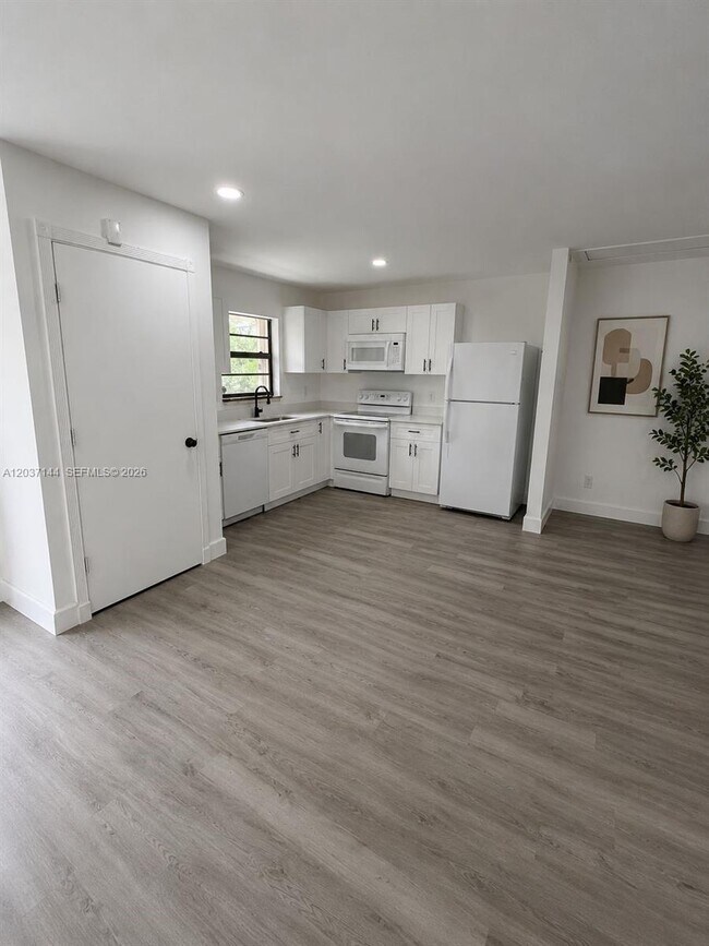 Photo - 6560 SW 49th St Unit 2